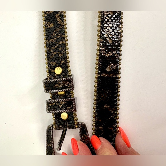 Belts by Simon NWOT Elegant Black and Gold Textured Belt, Small - Picture 2 of 11